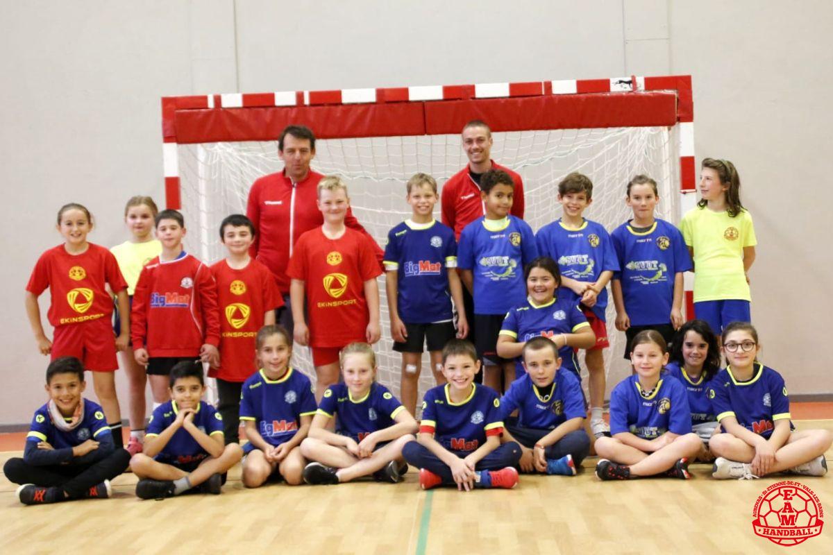 Équipe -11 handballCoach : Sébastien

 

Entrainements :

Lundi : 17h30 - 19h00, Roqua 2

Jeudi : 17h30 - 18h45, Roqua 2

 

Programme des matchs

 

 
